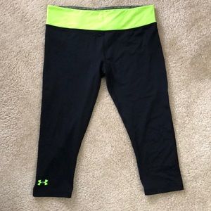 Green/black Under Armour leggings